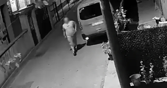 Boşanmaq üzrə olduğu arvadına silahla atəş açdı VİDEO