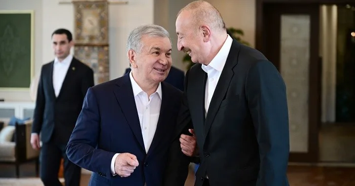 Prezidentlər Azərbaycan və özbək dillərində danışır Hacıyev