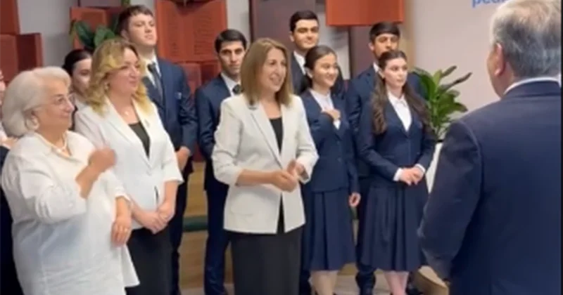 Füzulidəki məktəbin direktoru Prezidenlərin qarşısında çıxış etdi Video