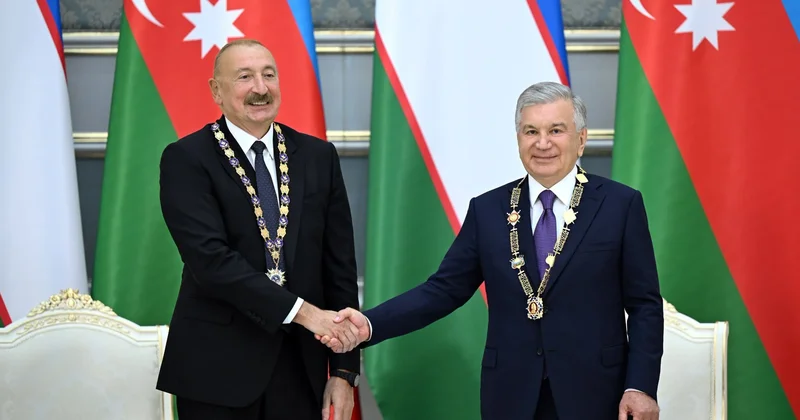 İlham Əliyev və Mirziyoyev bir birini ali dövlət ordenləri ilə təltif etdilər