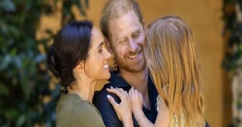 The Times: Şahzadə Harri ailəsi ilə Britaniyaya müvəqqəti qayıdacaq