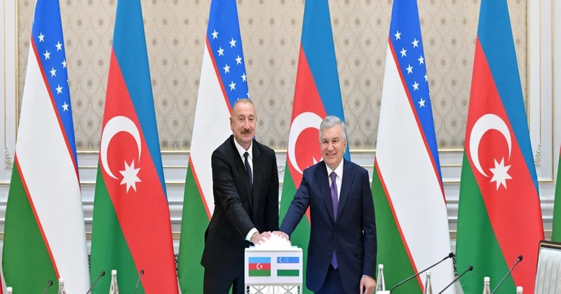 İlham Əliyev və Şavkat Mirziyoyev Azərbaycanın Özbəkistanda həyata keçirdiyi layihələrin açılış və təməlqoyma mərasimində iştirak ediblər