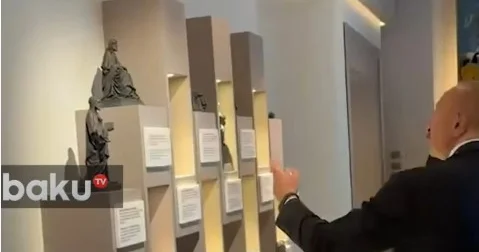 Nizami Gəncəvinin dünyanın müxtəlif ölkələrindəki abidələrinin maketləri İlham Əliyevə təqdim edildirnrn