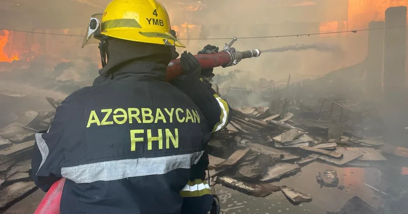 Bakıda binada yanğın törədildi