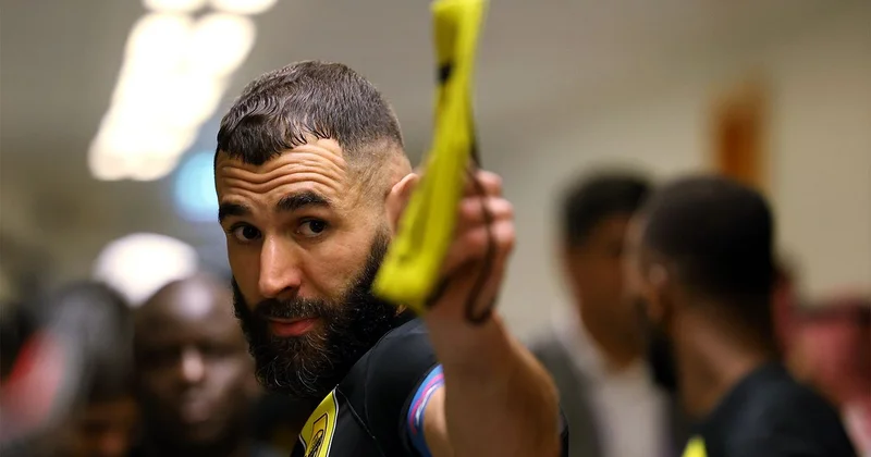 Benzema Mourinyo üçün fədakarlıq edəcək?