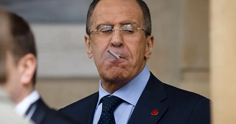 Siz siyasi fəalsınız, cənab Lavrov?!