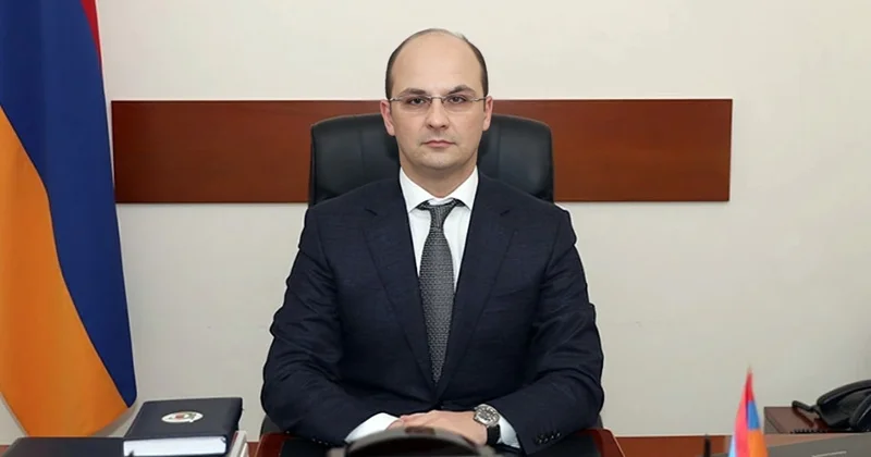 Simonyan Bakıda bu 10 nəfəri xahiş etdi