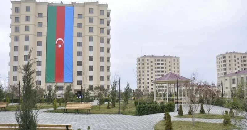 Şirvanda bu bina çökə bilər: görüntü təşviş yaratdı VİDEO