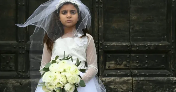 1300 dən çox qız 18 yaşına çatmadan ana olub Özləri ərə gedib, yoxsa məcbur edilib?