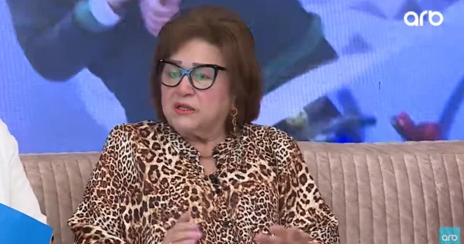 Tanınmış diktor efirdə açıq saçıq geyinənlərə irad bildirdi: Bir balaca gizli...