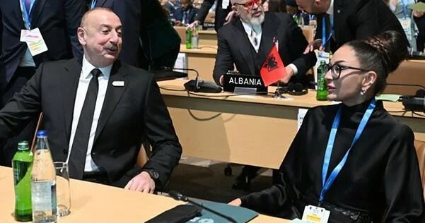 İlham Əliyev və birinci xanım yüksəksəviyyəli müzakirələrdə iştirak ediblər