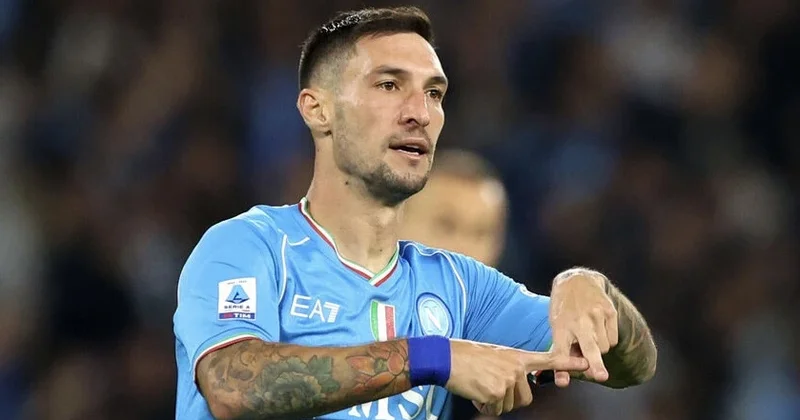İtaliya millisinin üzvü daha 3 il “Napoli”də RƏSMİ