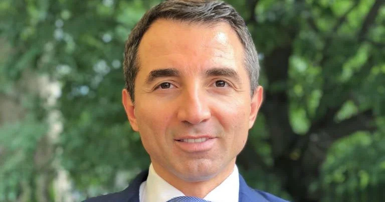 Adnan Əhmədzadənin əmlakına həbs qoyulub
