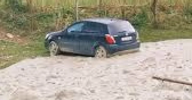 В Гусаре грязевой поток разрушил дороги в селе Лаза видео