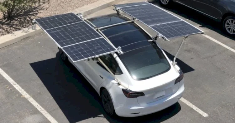 Tesla sahibindən qeyri adi ixtira: Avtomobilə günəş paneli quraşdırdı
