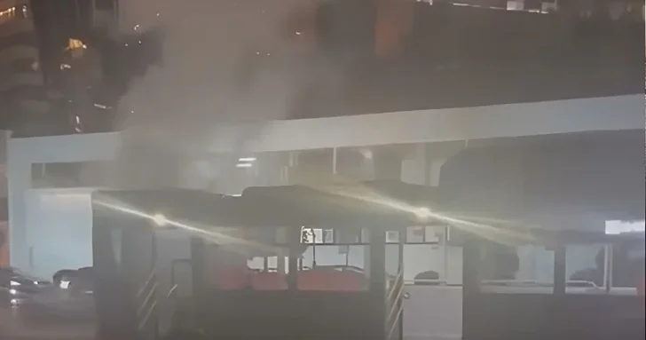 В Баку произошло задымление в пассажирском автобусе