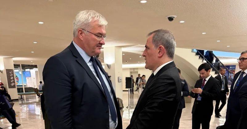 Ceyhun Bayramov Sibiqa ilə sülh və sabitliyin təşviqi perspektivlərini müzakirə edib
