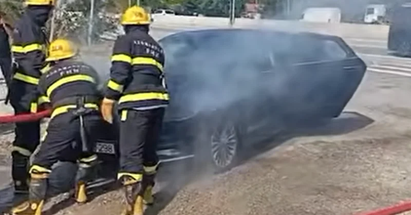 Bakı Şamaxı yolunda avtomobil yandı VİDEO