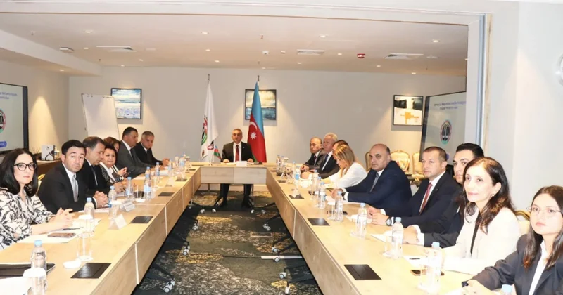 Anar Bağırov LEGIS Mentorluq Proqramının qalibi ilə görüşüb FOTO