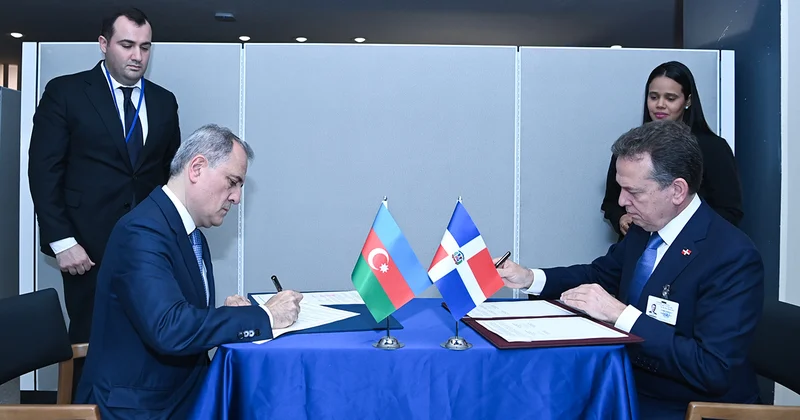 Daha bir ölkə ilə viza rejimi ləğv edildi Fotolar
