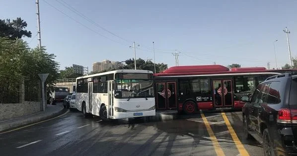 Bakıda baş verən avtobus qəzaları Anbaan video