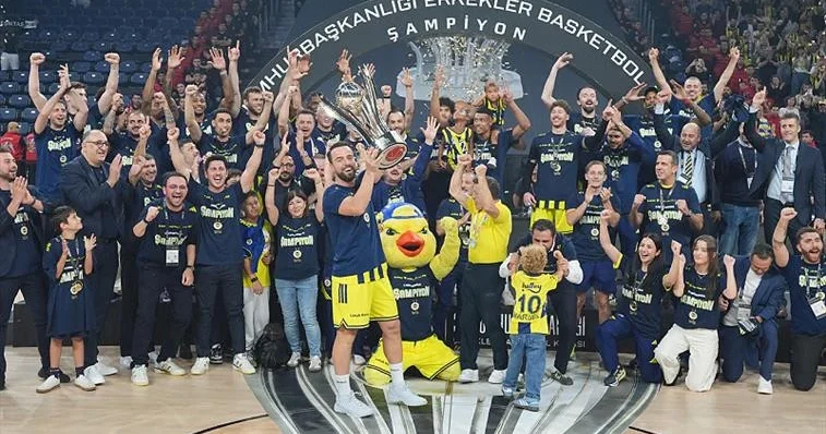 “Fənər” çempion oldu TARİXDƏ 39 CU DƏFƏ