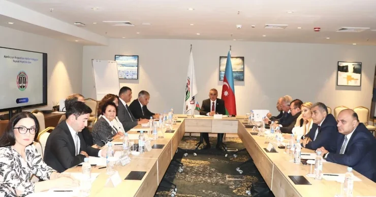 1 vəkil kollegiyadan xaric edildi 2 vəkilə töhmət verildi