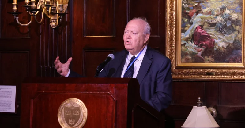 Migel Anxel Moratinos: Çoxqütblü dünya özlüyündə sülhə təminat vermir