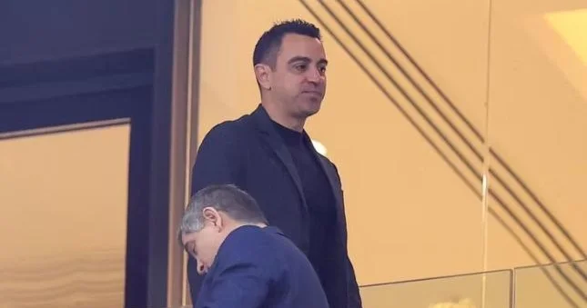 Xavi Niderland himnini öyrənəcəyinə söz verdi