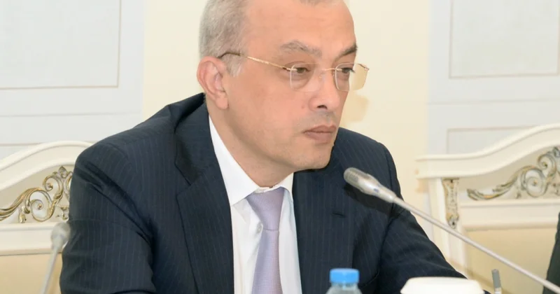 У Заура Микаилова сменились планы