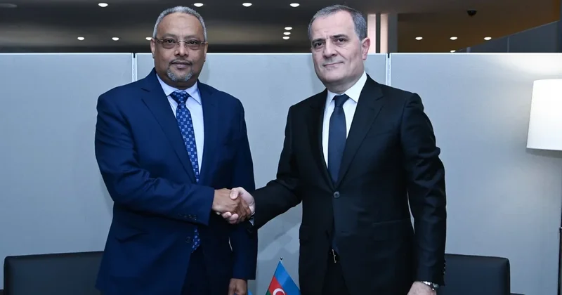 Ceyhun Bayramov Cibuti XİN başçısı ilə ikitərəfli münasibətləri müzakirə edib