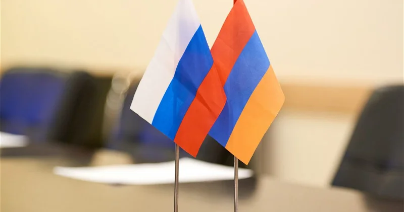 Ереван хочет изменить отношения с Москвой, но не разрывать их