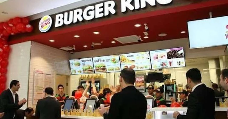 Bakıda “Burger King”də böyük QALMAQAL: 50 yə yaxın işçinin maaşı batıb Yüzminlərlə manatlıq borc