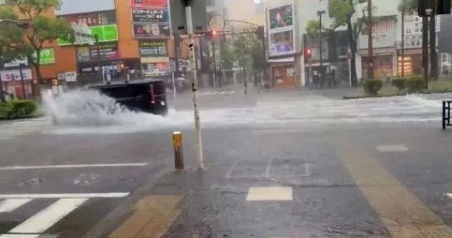 Yaponiyada tayfun 4 nəfərin həyatına son qoyub