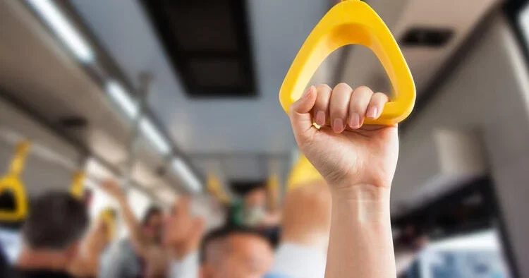 Avtobusda bunu edənlər cərimələnəcək Sürücü və sərnişinlərə XƏBƏRDARLIQ