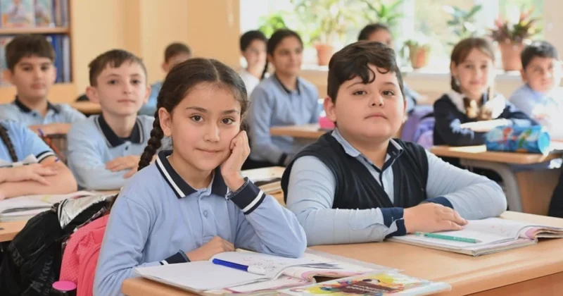 “Mən səndən yaxşı geyinmişəm” Məktəblərdəki geyim fərqinin TƏSİRLƏRİ