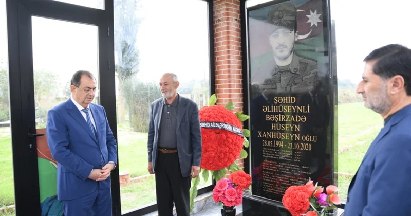 İcra başçısı Vətən müharibəsi şəhidinin anım mərasimində FOTOLAR