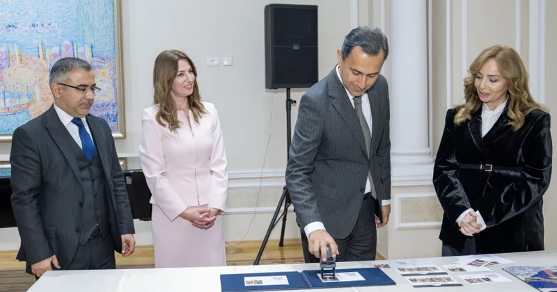Mirzə Qədim İrəvaninin 200 illiyi münasibətilə buraxılan poçt markalarının təqdimatı olub