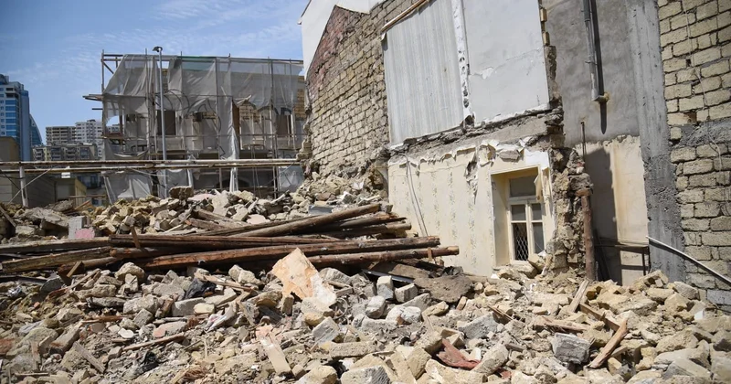 Bakıda qəzalı binaların sökülməsinə BAŞLANILDI
