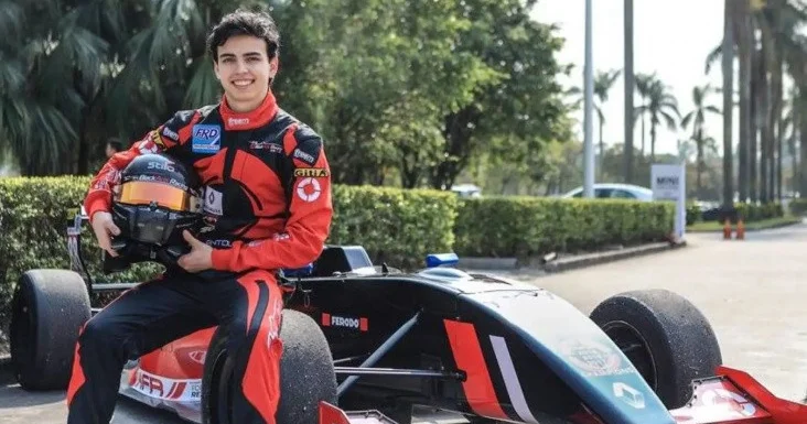 “Formula 3”ün ən gənc pilotu atasını öldürdüyünü etiraf edib