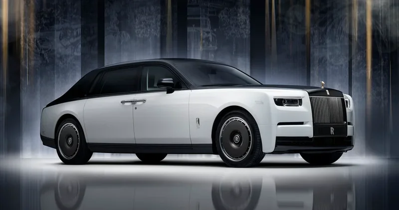 Rolls Royce dünyanın ən bahalı və dəbdəbəli sedanını təqdim etdi...