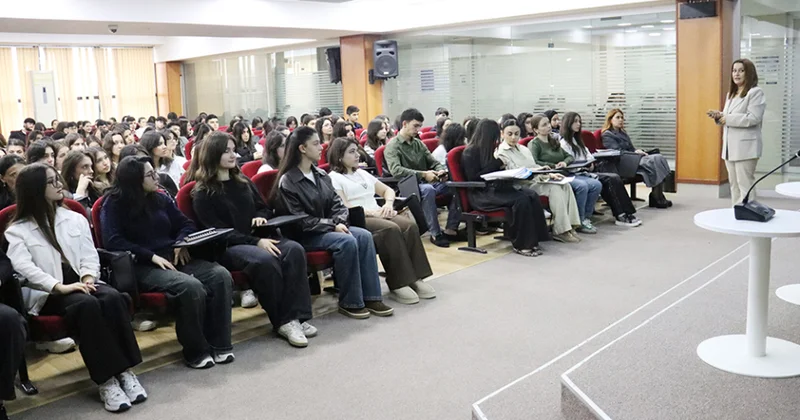 İcbari Tibbi Sığorta üzrə Dövlət Agentliyi Azərbaycan Universitetində infosessiya keçirib