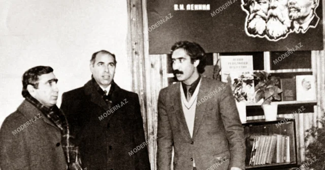 Bir şəklin tarixçəsi: Fəzail Ağamalı Ramiz Mehdiyevə məruzə edir