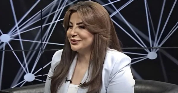 Müğənni: Qadın aparıcı pulu sürücümün üzünə çırpıb