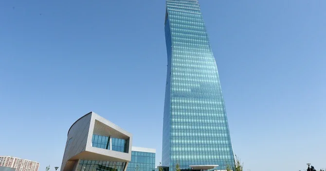 ARDNF valyuta satışını 24 % dən çox azaldıb