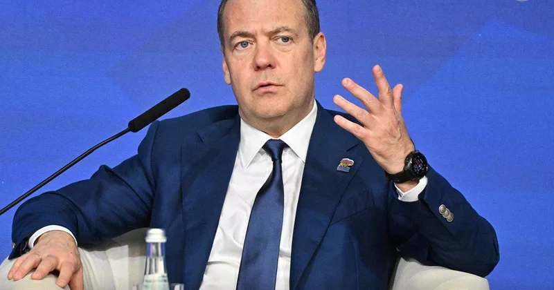 Medvedev yenə giclədi: “Miqrant işi bitən kimi ölkəni tərk etməlidir”