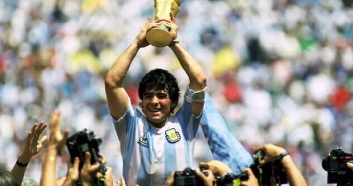 Futbol əfsanəsi Maradona brendə çevrilir