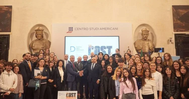 Azərbaycan və Ermənistan səfirlərindən sülh FOTOSU