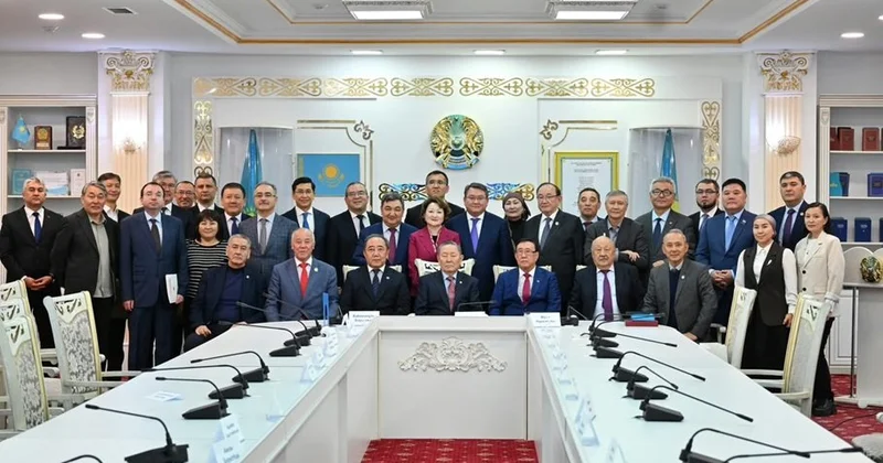 Türk Mədəniyyəti və İrsi Fondunun dəstəyi ilə Astanada ikicildlik “Türkistan” ensiklopediyasının təqdimatı keçirilib