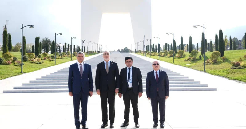 Türkiyə və Özbəkistan nümayəndə heyətləri Zəfər parkında və Qarabağ Universitetində olublar